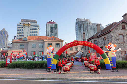 “烟台人游烟台”再添夜游项目——“卢小二龙虾节”热辣启动